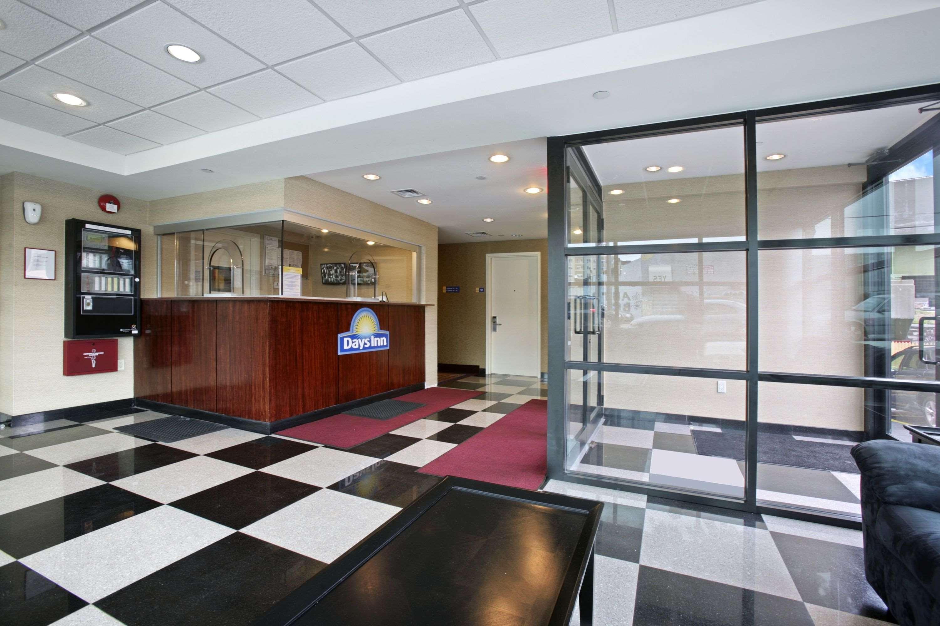 Days Inn Bronx New York Extérieur photo